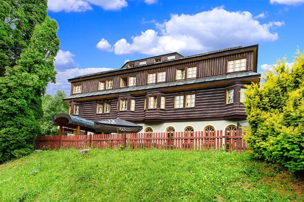 Alpsky Hotel Špindlerŭv Mlýn Eksteriør billede